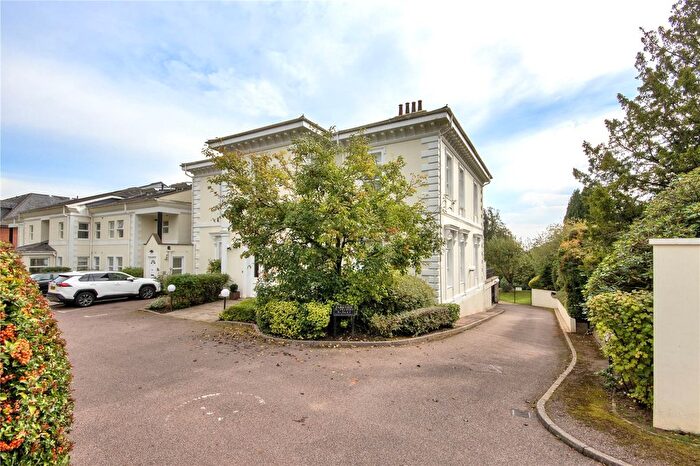 3 Bedroom Flat For Sale In Parkview, Trinity Close, Tunbridge Wells, Kent, TN2