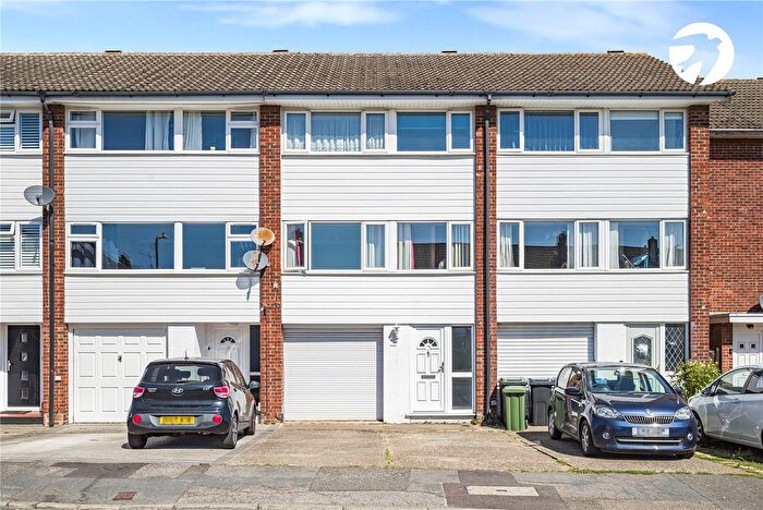 3 Bedroom Terraced House For Sale In Ladds Way, Swanley, Kent, BR8