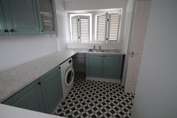 1 Bedroom Property To Rent In Little Lullaway, Basildon, SS15