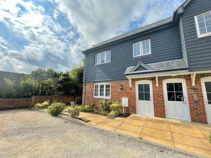 1 Bedroom Flat To Rent In Crown Drive, Heathfield, TN21