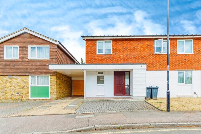 3 Bedroom Detached House For Sale In Pageant Walk, Croydon, CR0