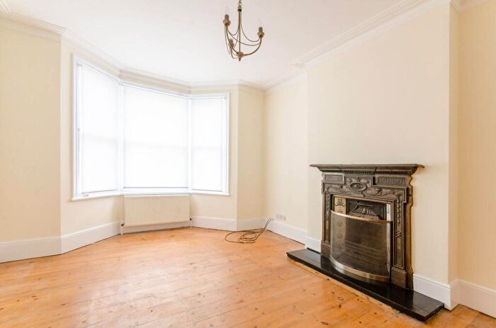 2 Bedroom Flat To Rent In Salisbury Road, Barnet, EN5