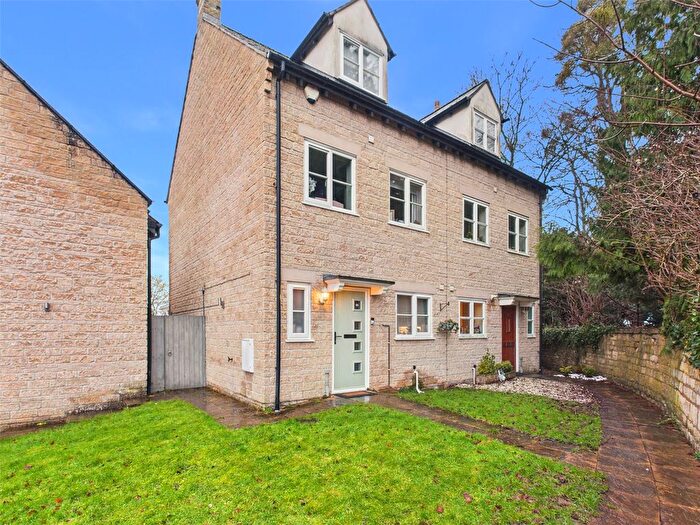 3 Bedroom Semi Detached House For Sale In Upfield Close, Paganhill, Stroud, Gloucestershire, GL5