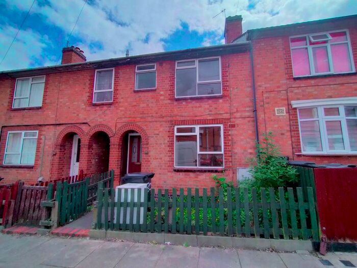 3 Bedroom Terraced House To Rent In Alma Street, Leicester, LE3