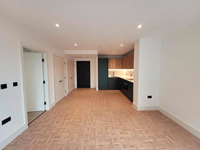 1 Bedroom Apartment To Rent In Viridis Apartments, Monarch Square, London, SW11