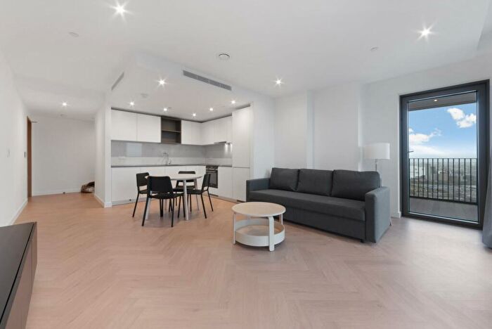 1 Bedroom Apartment To Rent In One Thames Quay, Marsh Wall, London, E14