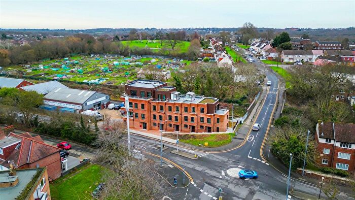 2 Bedroom Flat To Rent In Quarter Four, Larkshall Road, North Chingford, E4