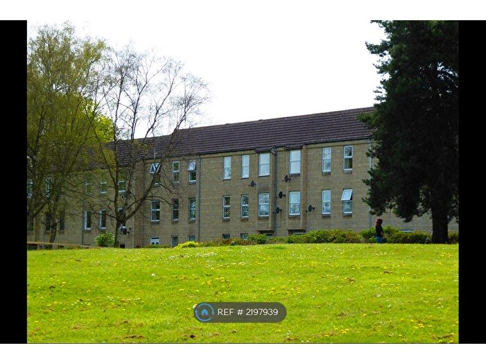 2 Bedroom Flat To Rent In Field View, Chippenham, SN15