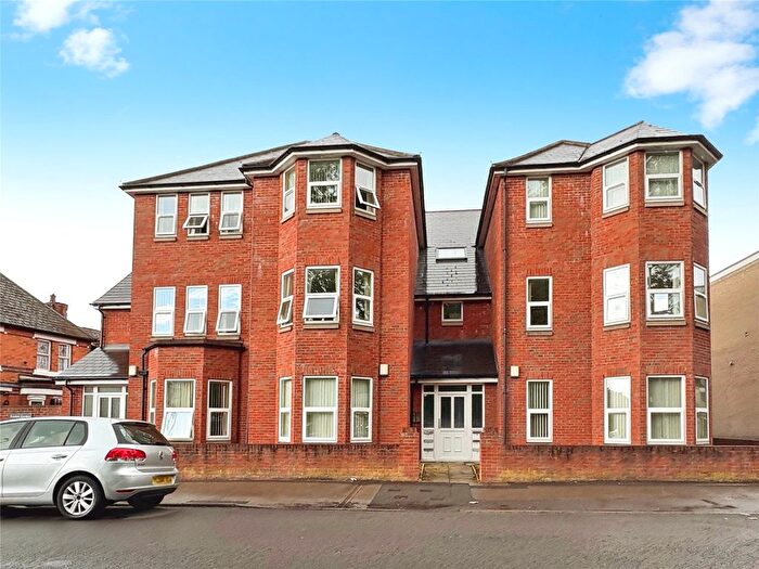 2 Bedroom Flat To Rent In Sutton Road, Walsall, West Midlands, WS1