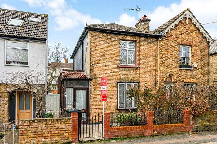 2 Bedroom Property For Sale In Eden Road, Walthamstow Village, E17