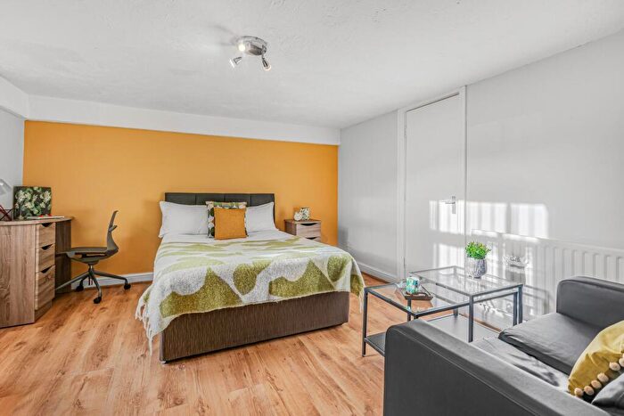 1 Bedroom Flat To Rent In Brudenell Road, Leeds, LS6