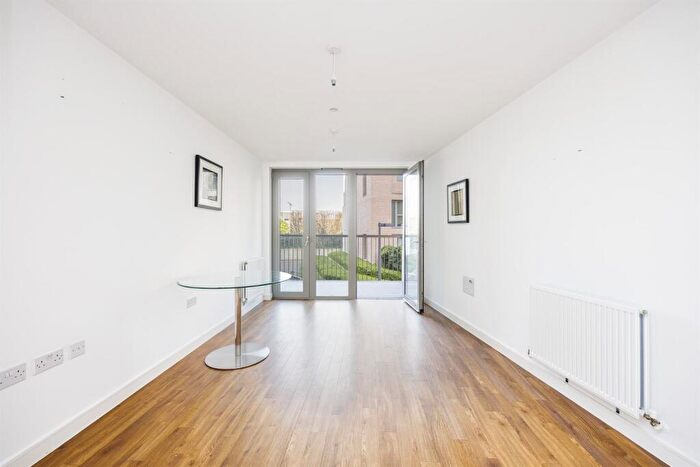 1 Bedroom Flat To Rent In Waterside Heights, E16