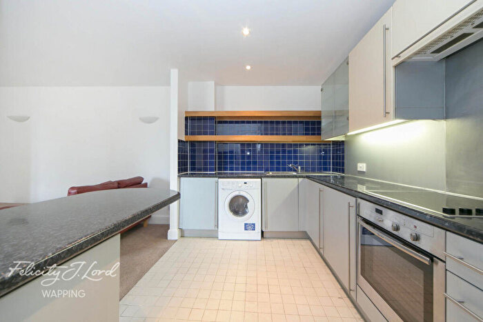 2 Bedroom Flat For Sale In Commercial Road, London, E1