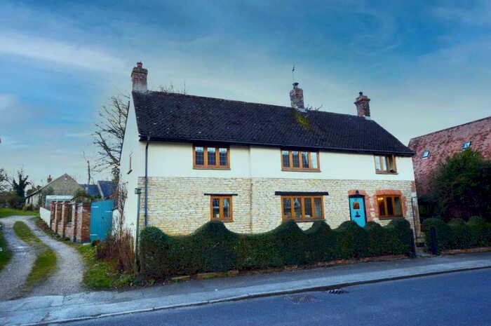 3 Bedroom Detached House To Rent In High Street, Stoke Goldington, MK16