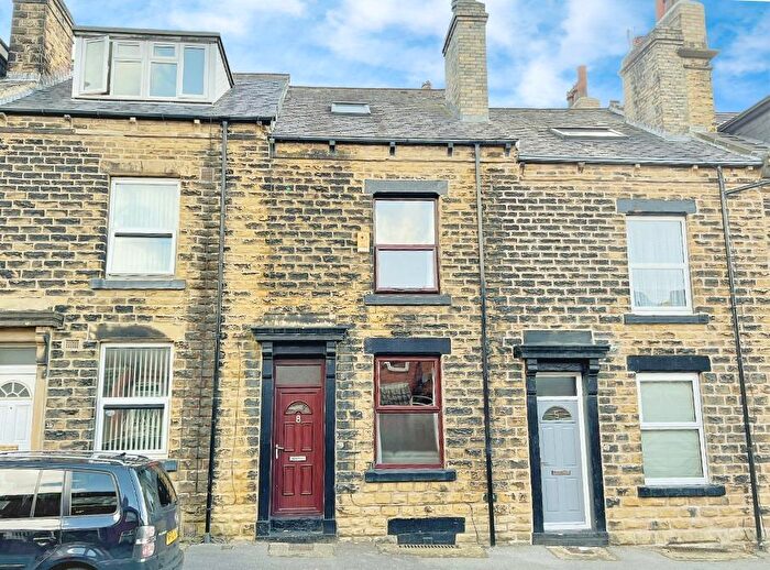 4 Bedroom Terraced House To Rent In Clarence Street, Bramley, LS13