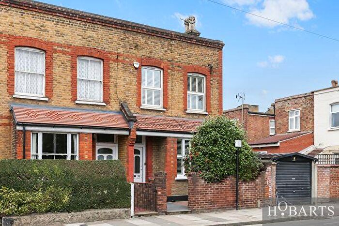 3 Bedroom End Of Terrace House For Sale In Ellenborough Road, N22