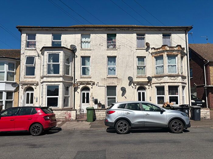 1 Bedroom Flat For Sale In Queens Court, Queens Road, NR30