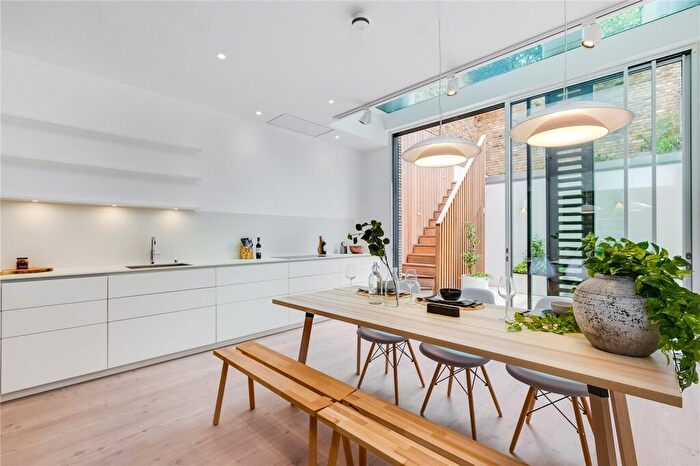 3 Bedroom Apartment To Rent In Corsica Street, London, N5