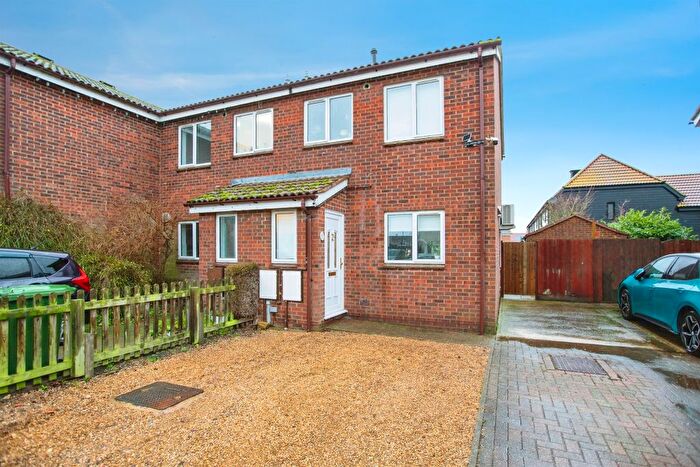 2 Bedroom End Of Terrace House For Sale In The Pastures, Hardwick, Cambridge, CB23