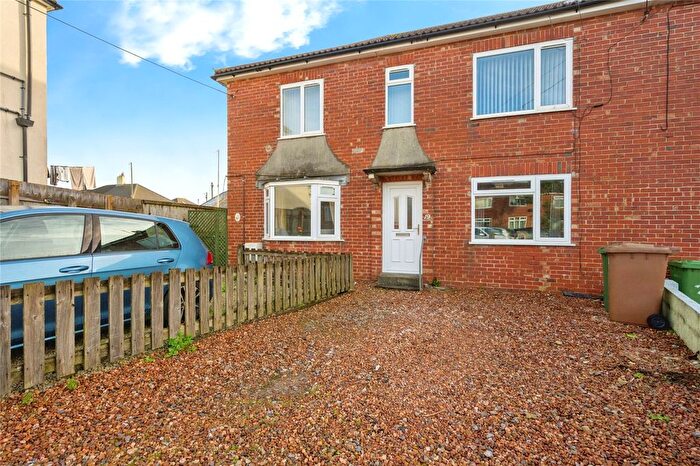 2 Bedroom Flat For Sale In Park Avenue, Plymstock, Plymouth, Devon, PL9