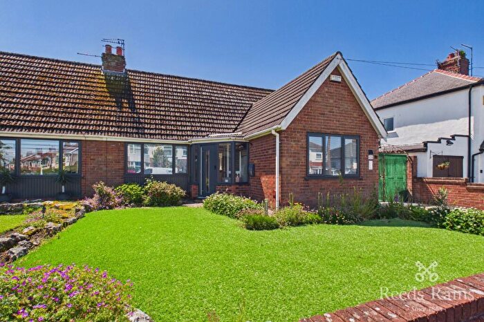 2 Bedroom Bungalow For Sale In Whitemoss Avenue, Blackpool, Lancashire, FY3