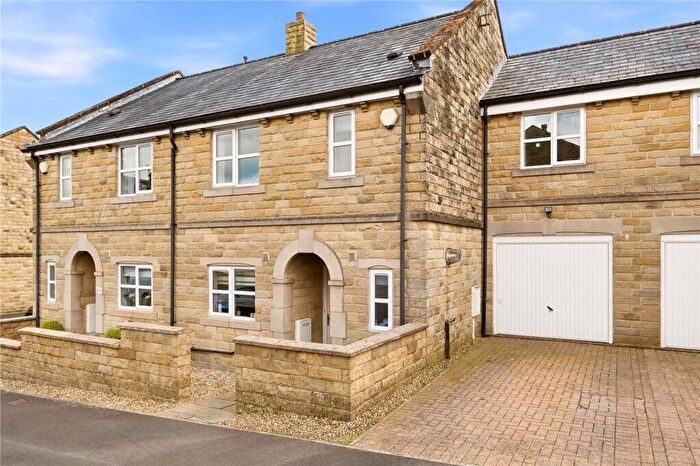 3 Bedroom Terraced House For Sale In Carr Road, Barnoldswick, Lancashire, BB18