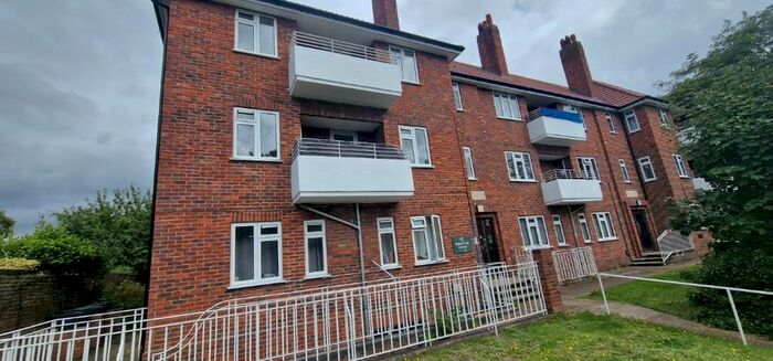 2 Bedroom Flat To Rent In Surbiton Road, Kingston Upon Thames, KT1