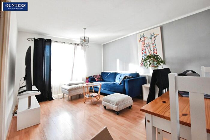 2 Bedroom Flat For Sale In Earls Walk, Scunthorpe, DN16