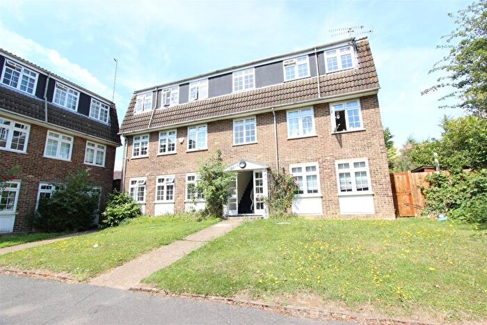 2 Bedroom Flat For Sale In West Bank, Enfield, EN2