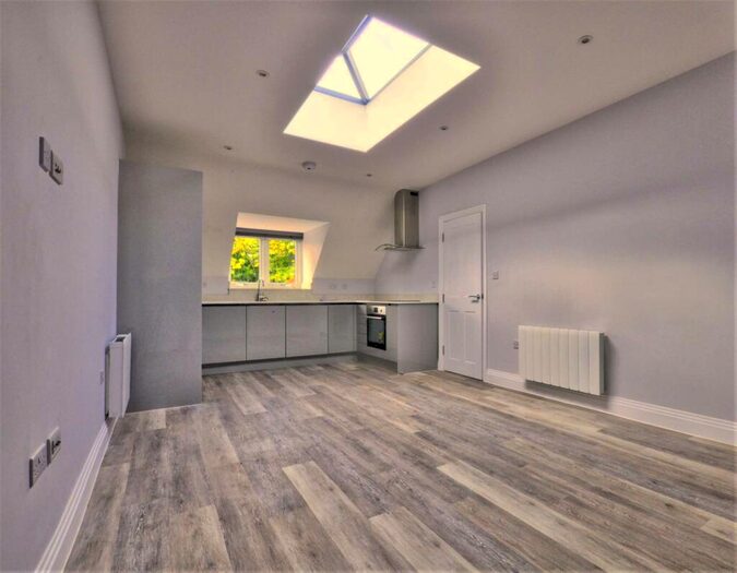 2 Bedroom Apartment To Rent In High Street, Marlow, SL7