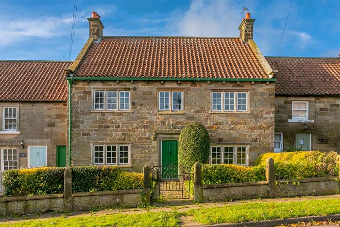 5 Bedroom Property For Sale In Hill View, Egton, Whitby, YO21