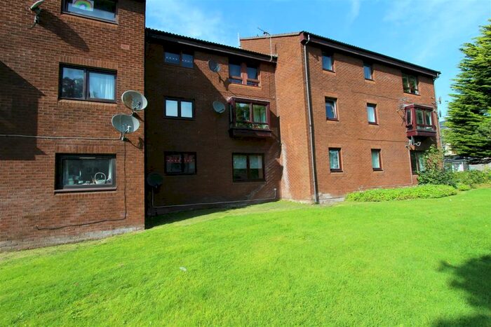 2 Bedroom Flat To Rent In Canon Lynch Court, KY12