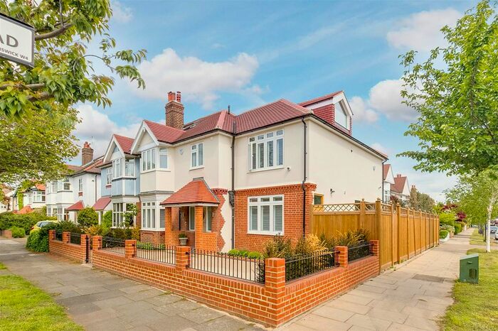 4 Bedroom Semi-Detached House To Rent In Staveley Road, London, W4