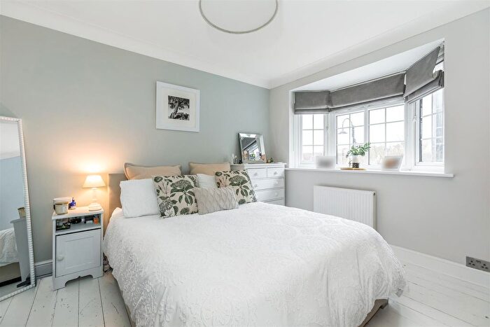 1 Bedroom Flat For Sale In High Street, Purley, CR8