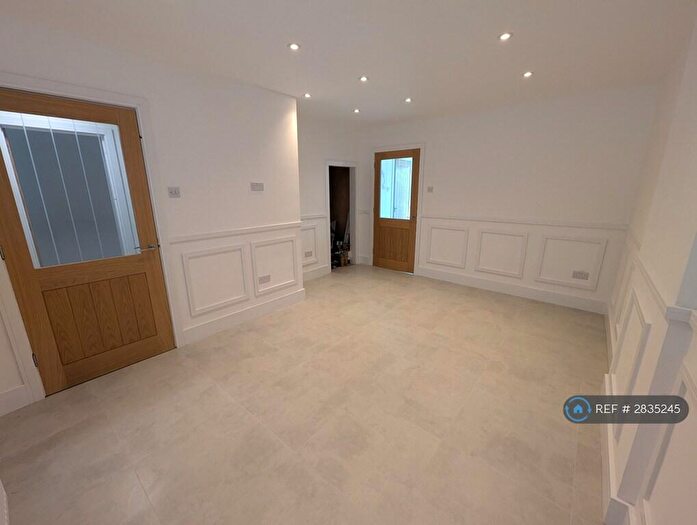 4 Bedroom Semi Detached House To Rent In Sargeaunt Street, Leamington Spa, CV31