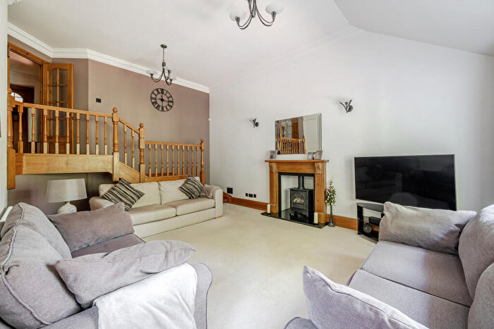 4 Bedroom Detached House For Sale In Hermitage Road, Kenley, CR8