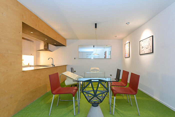 2 Bedroom Apartment For Sale In No Dock Street, LS10