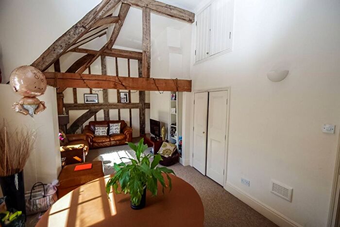 1 Bedroom Flat To Rent In High Street, Watford, WD17