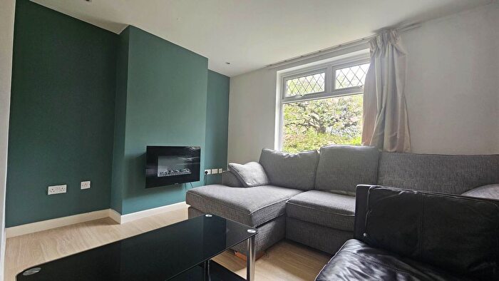 2 Bedroom Flat To Rent In Waterloo Road, Waterloo Park, Manchester, M8