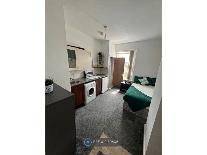 Studio To Rent In Wakefield, Wakefield, WF2