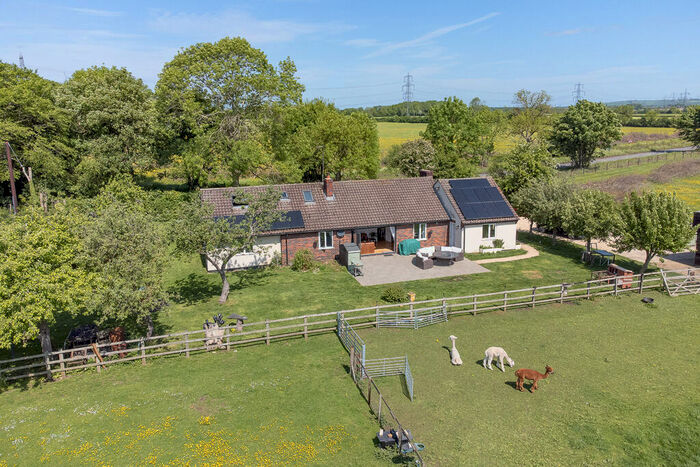 4 Bedroom Detached Bungalow For Sale In Worminghall Road, Waterperry, Oxford, Oxford, Oxfordshire, OX33