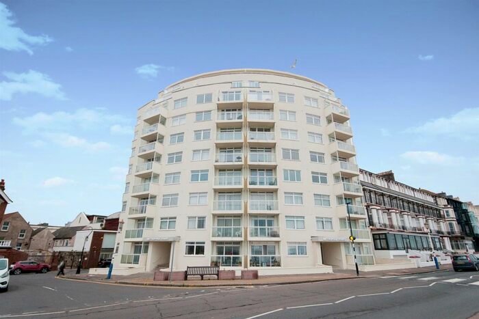 2 Bedroom Flat To Rent In Royal Parade, Eastbourne, BN22