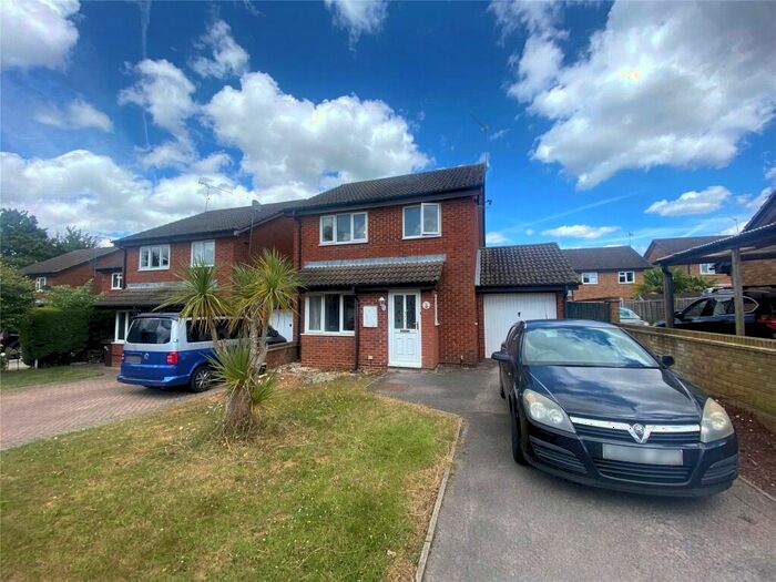 3 Bedroom Link Detached House To Rent In Sirius Close, Wokingham, Berkshire, RG41