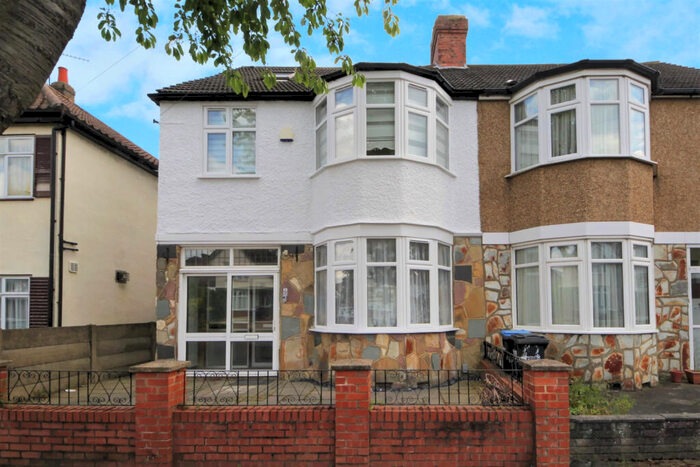 5 Bedroom End Of Terrace House To Rent In Halstead Road, Winchmore Hill, N21