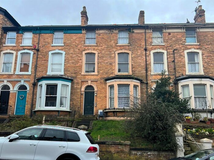 Studio To Rent In Westbourne Grove, Scarborough, YO11