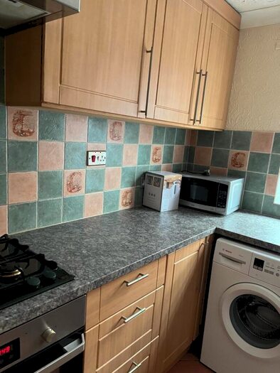 4 Bedroom Semi-Detached House To Rent In Goodhale Road, Norwich, NR5