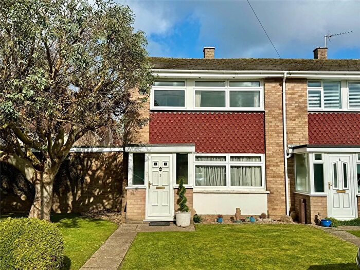 3 Bedroom End Terrace House For Sale In Camellia Gardens, New Milton, Hampshire, BH25