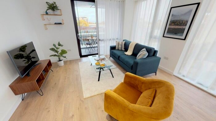 3 Bedroom Flat To Rent In Avenir House, London, E15