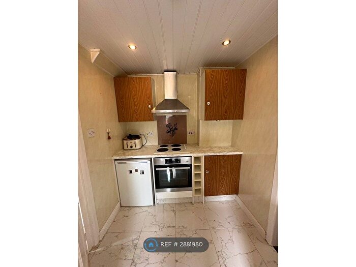 1 Bedroom Maisonette To Rent In Essex Road, Doncaster, DN11