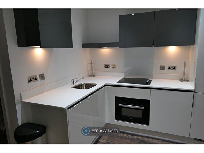 1 Bedroom Flat To Rent In Nexus Point, Birmingham, B24